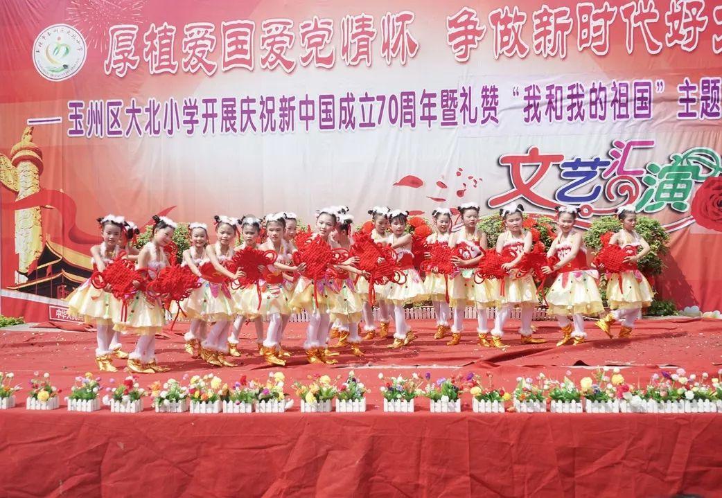 《双面胶》中女主原型的结局非常悲惨，我们该从她身上吸取什么教训？游戏画面