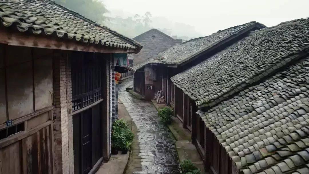 放假第一天 这所学校的老师当“学生”
